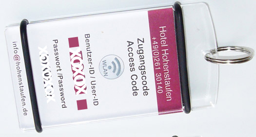 schlüsselanhänger mit zugangscodes