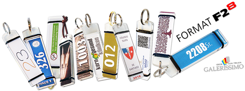 Lange, schmale Schlüsselanhänger in verschiedenen Designs